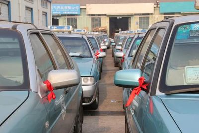 青島出租車確權(quán)改革一年，從24家增至5000家，“的哥的姐”翻身當(dāng)老板
